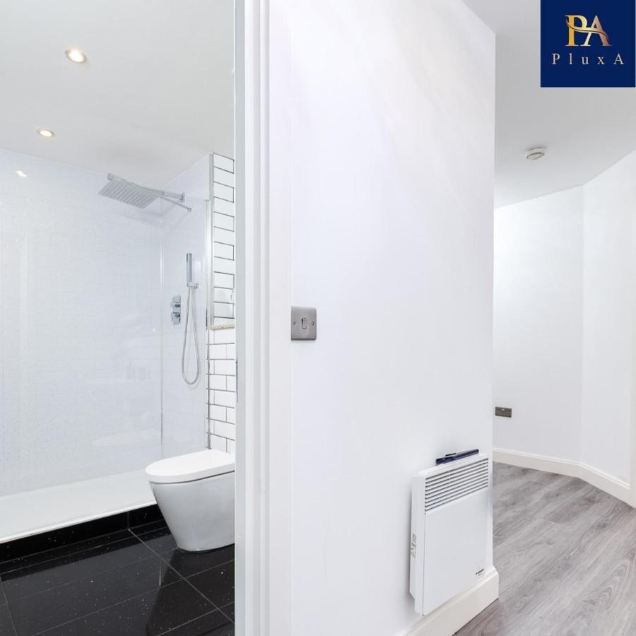 Pluxa Vivid Veranda Beautiful City Centre Apartment With Free Parking Birmingam Exterior foto