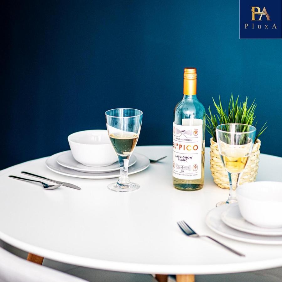 Pluxa Vivid Veranda Beautiful City Centre Apartment With Free Parking Birmingam Exterior foto